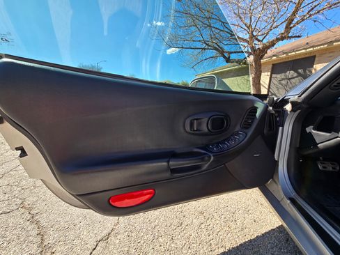 Used 2003 Chevrolet Corvette Coupe w/ Preferred Equipment Group image 12