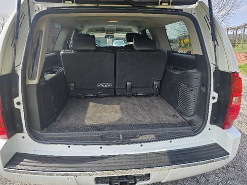 Used 2013 Chevrolet Suburban LTZ image 6