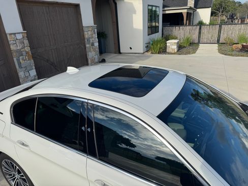 Used 2019 BMW 530e w/ Convenience Package RWD image 20