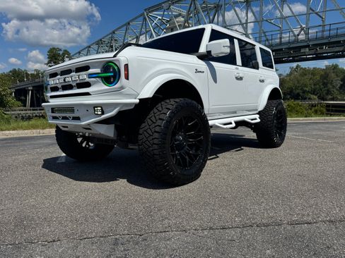 Used 2022 Ford Bronco Outer Banks AWD/4WD image 4
