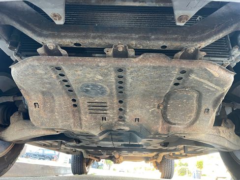 Used 2004 Toyota Land Cruiser Sport Utility 4D image 21