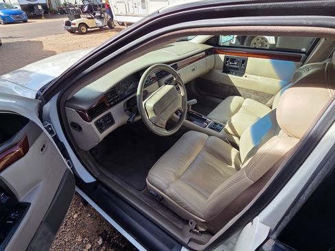Used 1993 Cadillac Seville STS image 2