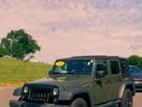 Used 2015 Jeep Wrangler Unlimited Sport image 2