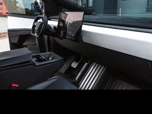 Used 2024 Tesla Cybertruck Cyberbeast AWD/4WD image 9