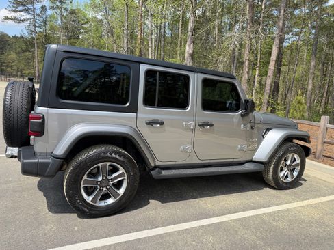 Used 2020 Jeep Wrangler Unlimited Sahara image 1