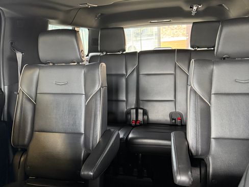 Used 2021 Cadillac Escalade ESV Premium Luxury w/ Driver Assist Tech Package AWD/4WD image 5