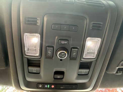 Used 2023 Cadillac Escalade V w/ LPO, ONYX Package image 31