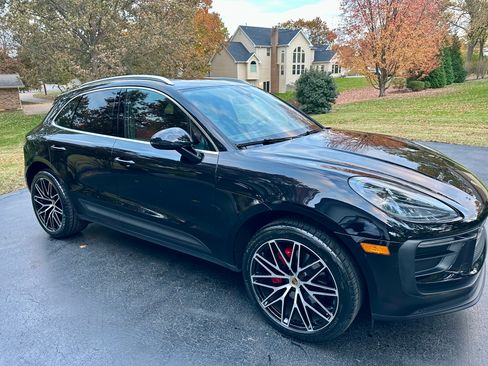 Used 2023 Porsche Macan image 10