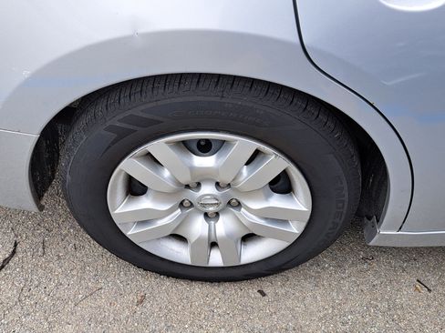 Used 2010 Nissan Altima 2.5 S image 6