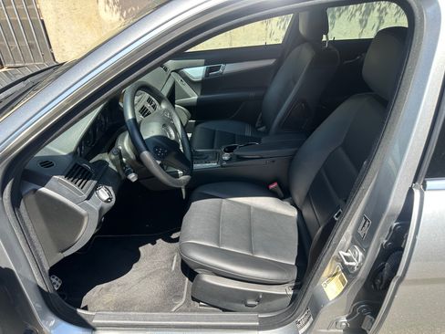 Used 2010 Mercedes-Benz C 300 Sedan image 6