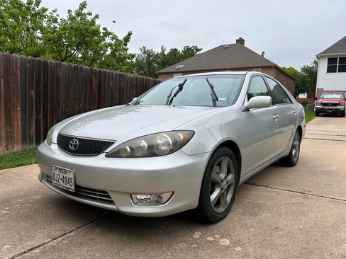 Used 2005 Toyota Camry SE FWD image 1