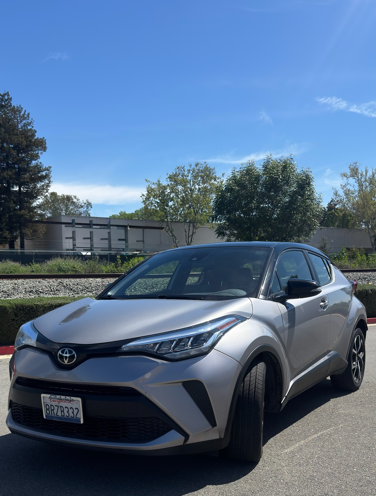 Used 2020 Toyota C-HR XLE FWD image 1