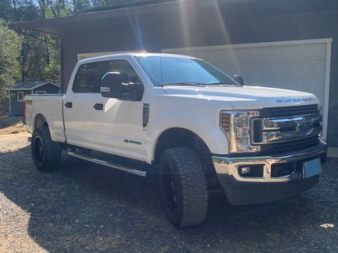 Used 2019 Ford F250 XLT w/ XLT Value Package AWD/4WD image 6
