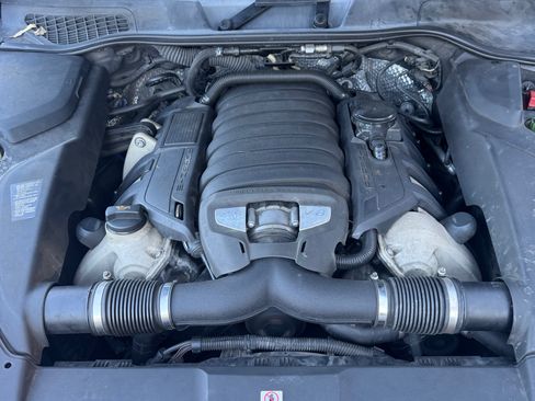 Used 2013 Porsche Cayenne S image 23
