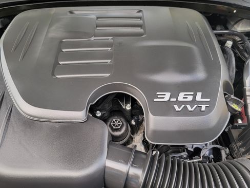 Used 2017 Chrysler 300 C w/ Safetytec Plus Group image 13