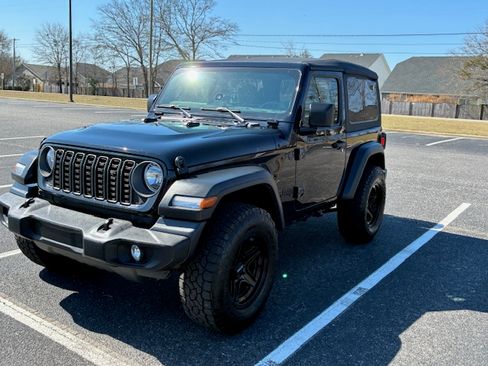 Used 2025 Jeep Wrangler Sport image 13