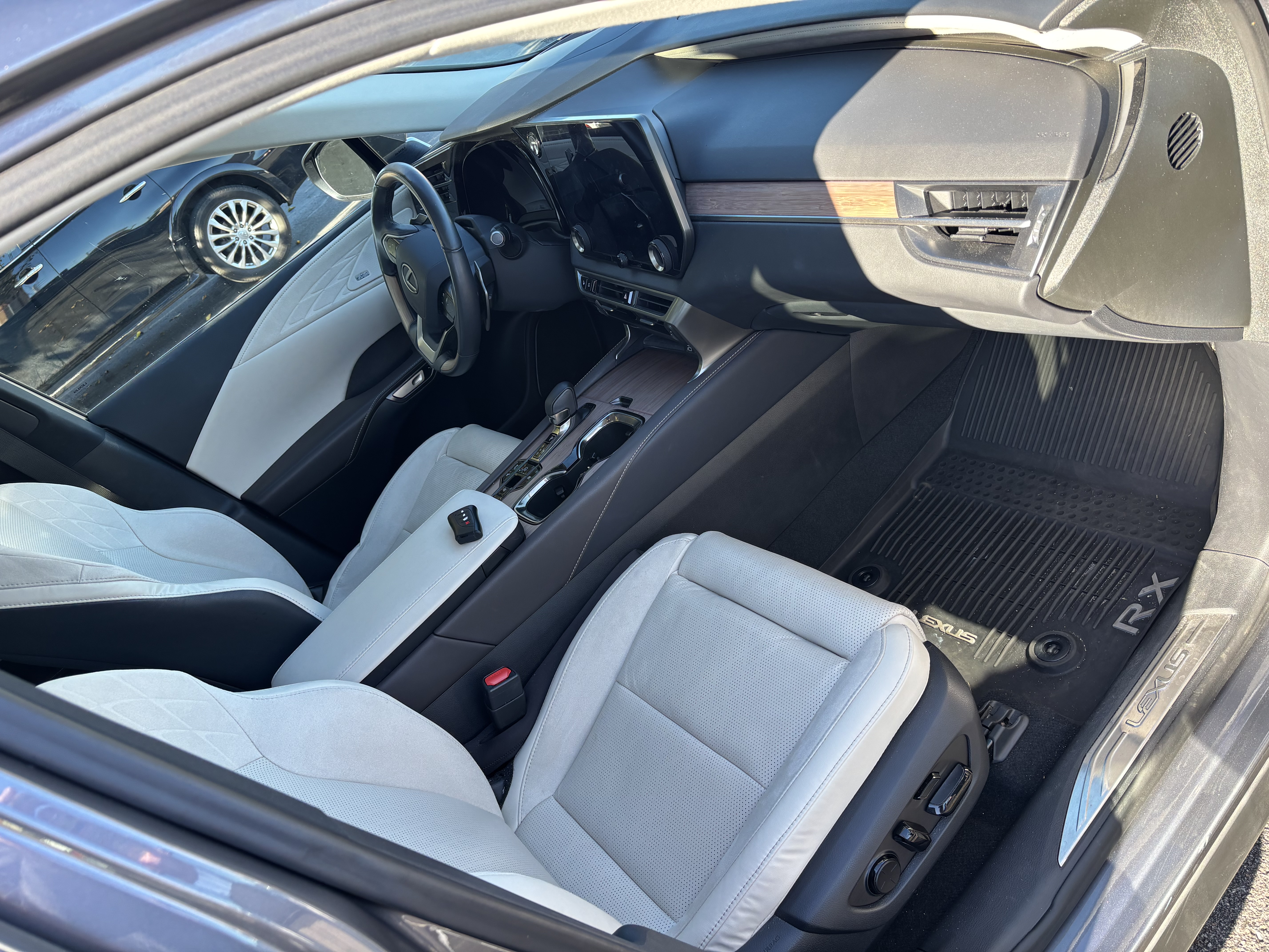 Used 2023 Lexus RX 350 w/ Cold Area Package AWD/4WD image 10