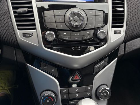 Used 2014 Chevrolet Cruze Diesel image 10
