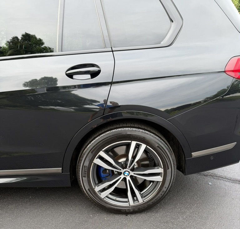 Used 2022 BMW X7 M50i w/ Dynamic Handling Package AWD/4WD image 28
