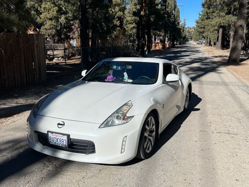 Used 2013 Nissan 370Z Coupe RWD image 9
