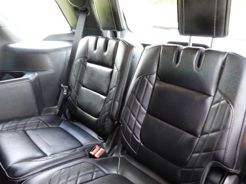 Used 2016 Ford Explorer Platinum AWD/4WD image 16