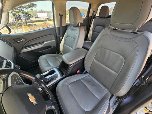 Used 2015 Chevrolet Colorado LT w/ Luxury Package image 15