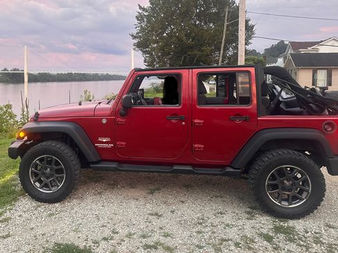 Used 2012 Jeep Wrangler Unlimited Sahara w/ Connectivity Group image 1