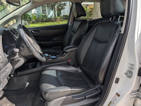 Used 2015 Nissan Leaf SL image 15