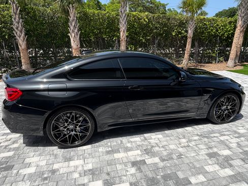 Used 2018 BMW M4 Coupe w/ Competition Package image 1