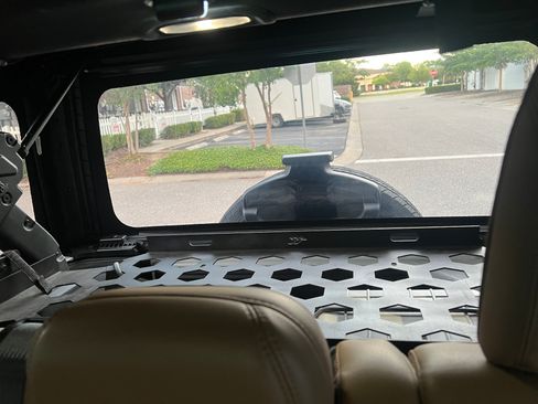 Used 2023 Jeep Wrangler Unlimited Sahara AWD/4WD image 14