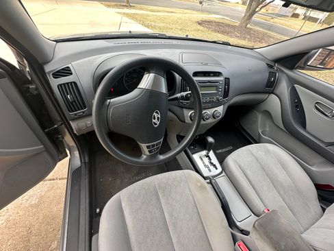 Used 2010 Hyundai Elantra GLS image 11