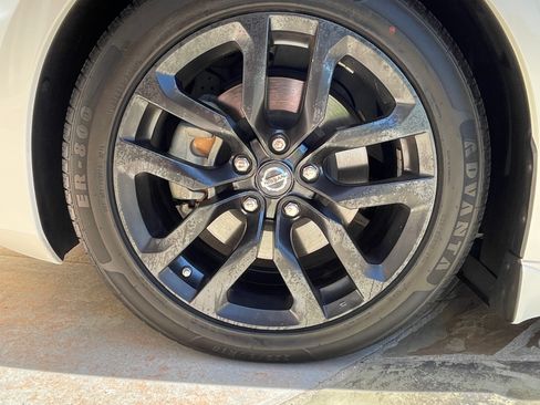 Used 2020 Nissan 370Z Coupe RWD image 4