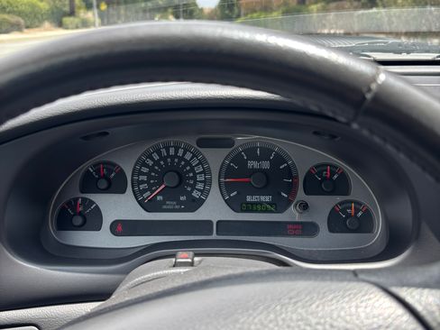 Used 2003 Ford Mustang Mach 1 RWD image 27