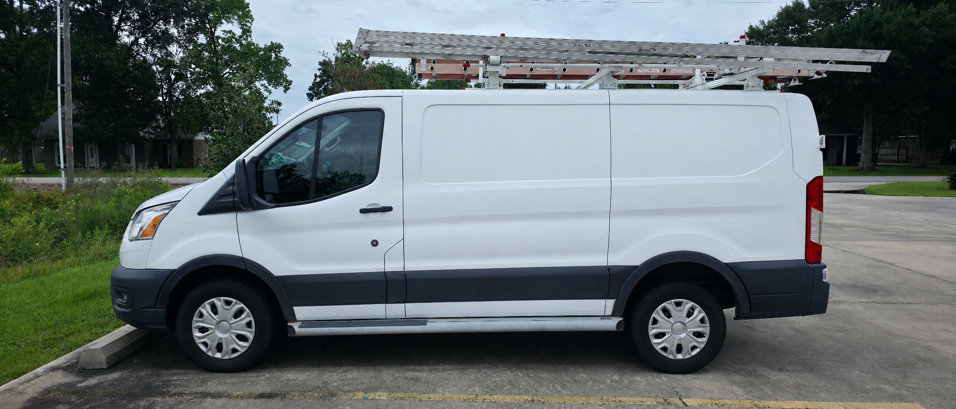 Used 2022 Ford Transit 250 Low Roof w/ Exterior Upgrade Package RWD image 5