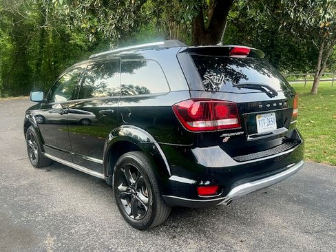 Used 2019 Dodge Journey Crossroad AWD/4WD image 4