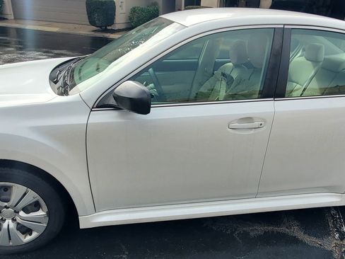 Used 2010 Subaru Legacy 2.5i image 6