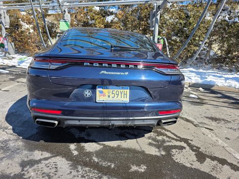 Used 2022 Porsche Panamera 4 w/ Premium Package image 5