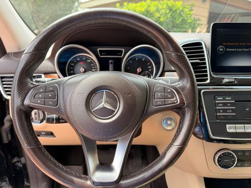 Used 2017 Mercedes-Benz GLS 450 4MATIC image 11