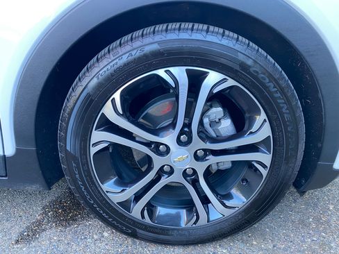 Used 2019 Chevrolet Bolt Premier w/ Infotainment Package image 17