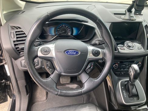 Used 2017 Ford C-MAX Titanium w/ Equipment Group 301A FWD image 9