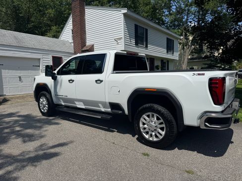 Used 2024 GMC Sierra 2500 SLT w/ SLT Premium Package AWD/4WD image 4