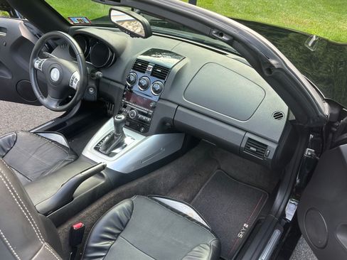Used 2007 Saturn Sky Red Line RWD image 18