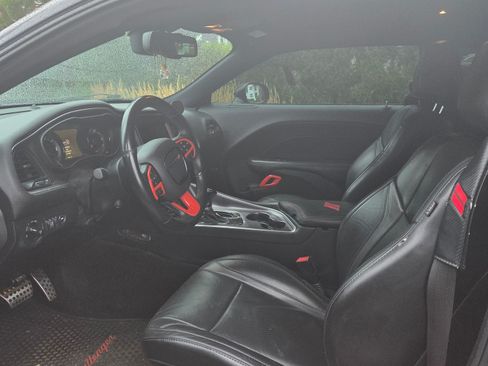 Used 2016 Dodge Challenger SXT Plus image 8