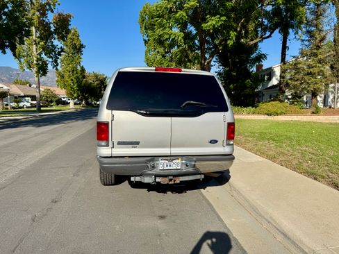 Used 2003 Ford Excursion XLT RWD image 8
