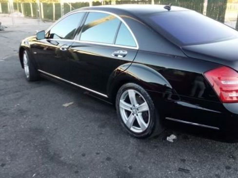 Used 2012 Mercedes-Benz S 550 4MATIC image 4