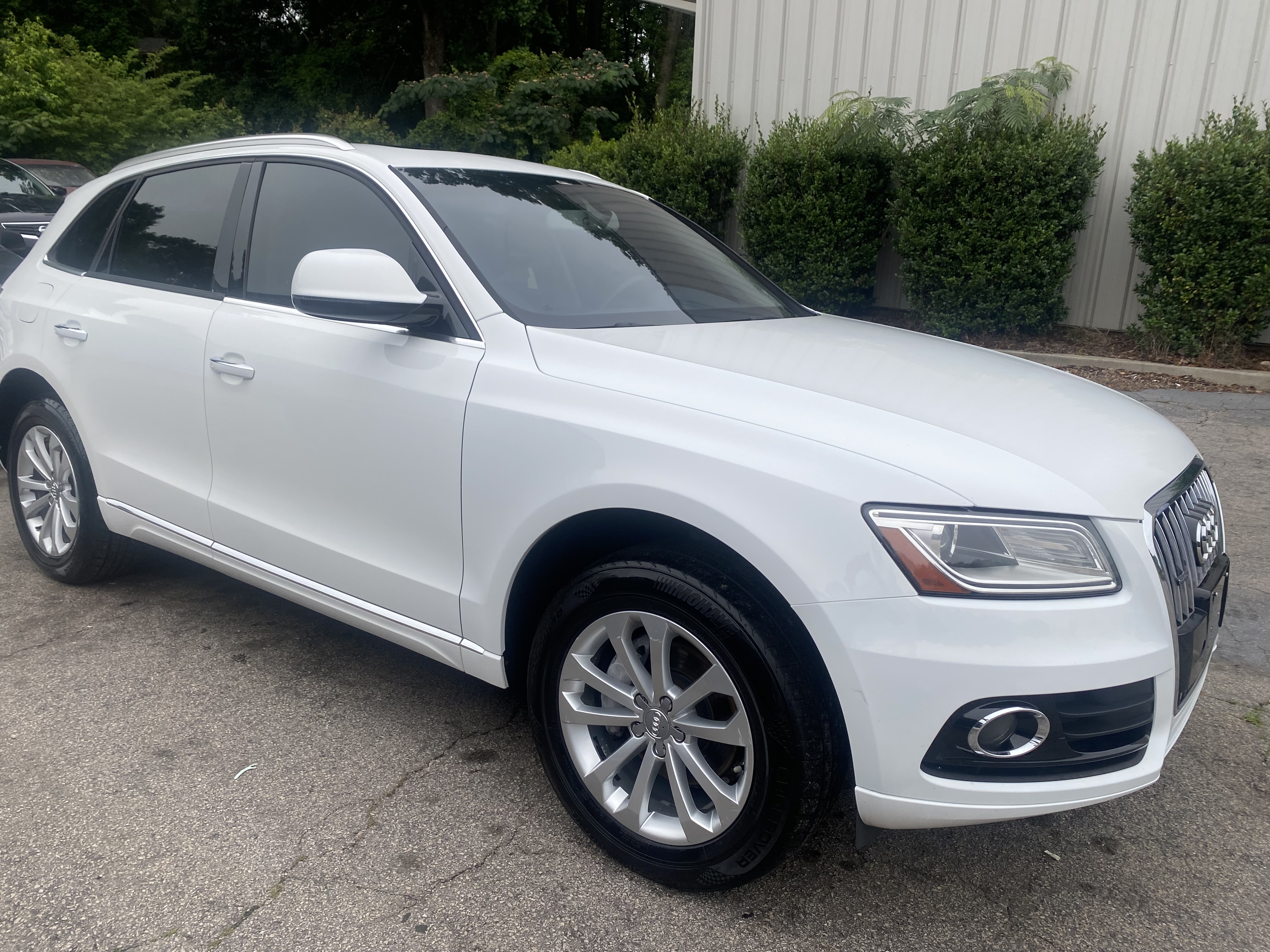 Used 2016 Audi Q5 2.0T Premium w/ Audi MMI Navigation Plus AWD/4WD image 2