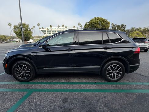 Used 2021 Volkswagen Tiguan SE image 2