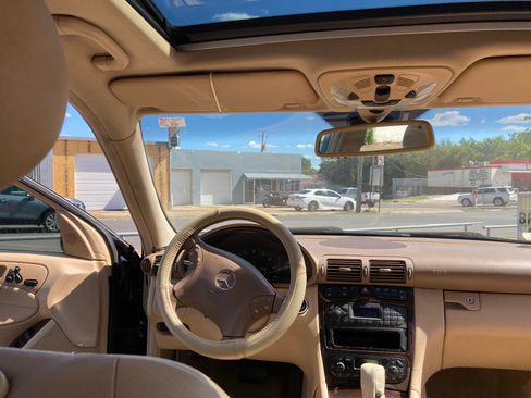 Used 2004 Mercedes-Benz C 320 4MATIC Sedan image 20