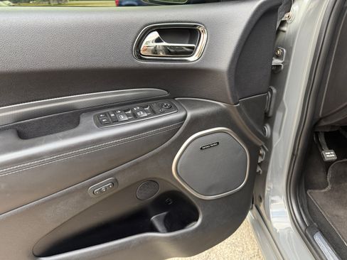 Used 2019 Dodge Durango R/T w/ Technology Group AWD/4WD image 11