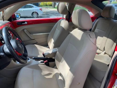 Used 2013 Volkswagen Beetle 2.5 image 4